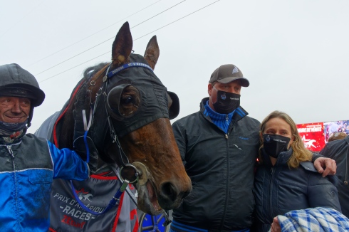 Etonnant efter segern i Prix du Bourbonnais. Foto av Jean-Luc Lamaère-LeTROT